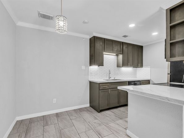 7402 Alabonson Road 301, Houston TX 77088