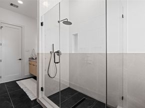 5507 Hershe Street, Houston TX 77020