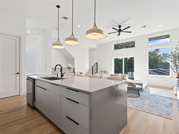 5507 Hershe Street, Houston TX 77020