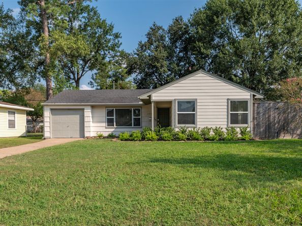 1806 Gardenia Drive, Houston TX 77018