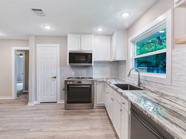 5858 Beldart Street, Houston TX 77033