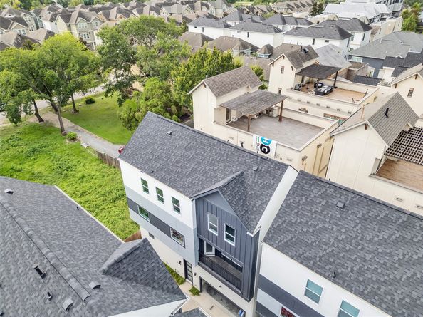 1122 W 16th Street D, Houston TX 77008