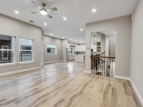 1122 W 16th Street D, Houston TX 77008