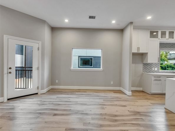 1122 W 16th Street D, Houston TX 77008