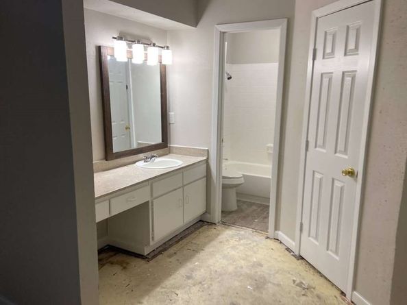 5625 Antoine Drive 306, Houston TX 77091