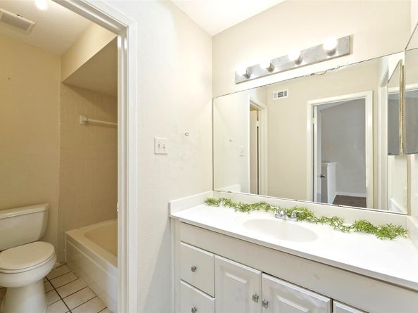 6633 W Airport Boulevard 1306, Houston TX 77035