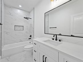 4208 Castor B, Houston TX 77022