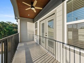 4208 Castor B, Houston TX 77022