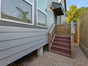 4208 Castor B, Houston TX 77022