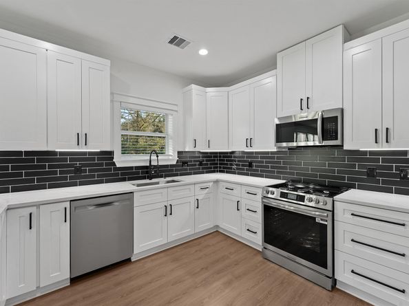 4208 Castor B, Houston TX 77022