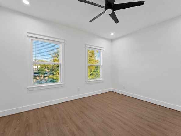 4208 Castor B, Houston TX 77022