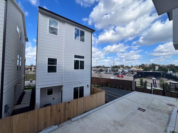 303 Marcella Street F, Houston TX 77091