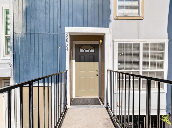 781 Country Place Drive 2054, Houston TX 77079