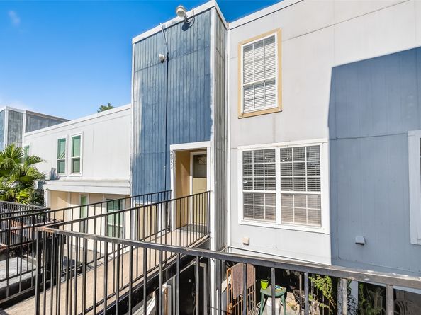 781 Country Place Drive 2054, Houston TX 77079