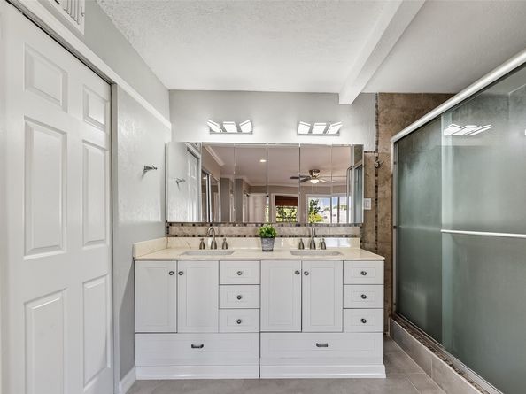 781 Country Place Drive 2054, Houston TX 77079