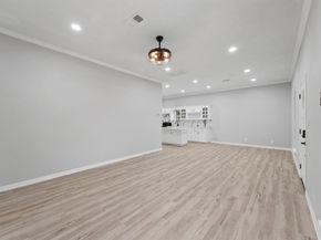 7912 Cypress Street, Houston TX 77012