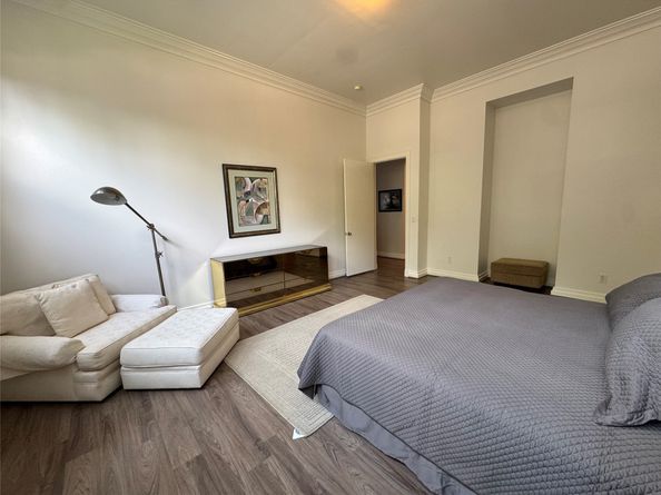 3388 Sage Road 101, Houston TX 77056