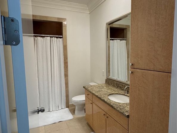 3388 Sage Road 101, Houston TX 77056