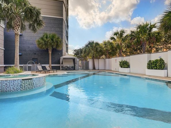 3388 Sage Road 101, Houston TX 77056