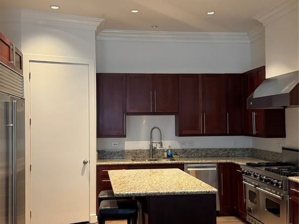 3388 Sage Road 101, Houston TX 77056