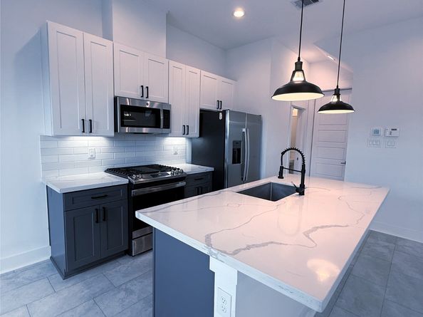 1058 Mansfield Street, Houston TX 77091