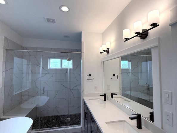 1058 Mansfield Street, Houston TX 77091