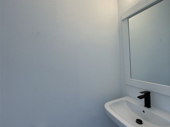 1058 Mansfield Street, Houston TX 77091