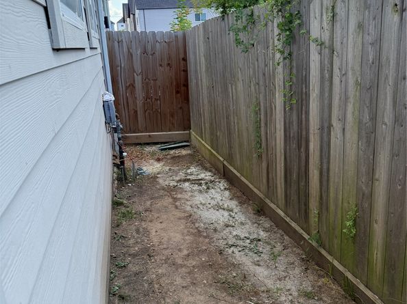 1058 Mansfield Street, Houston TX 77091