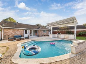 10402 Huntington Point Drive, Houston TX 77099