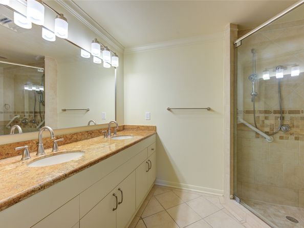 14 Greenway Plaza 12R, Houston TX 77046