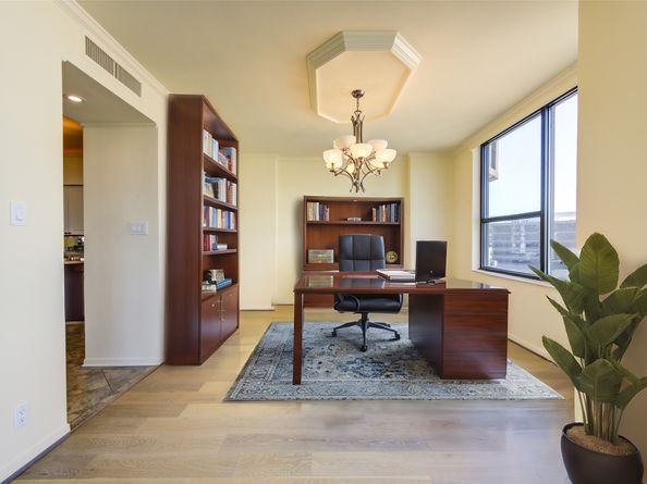 14 Greenway Plaza 12R, Houston TX 77046