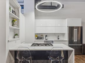 915 Franklin Street 2F, Houston TX 77002