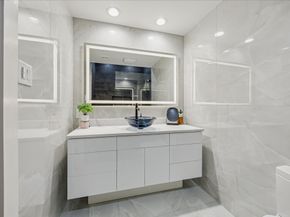 915 Franklin Street 2F, Houston TX 77002