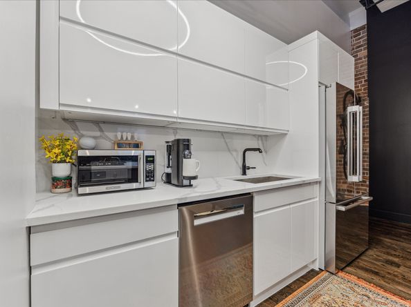 915 Franklin Street 2F, Houston TX 77002