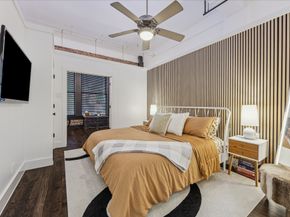 915 Franklin Street 2F, Houston TX 77002