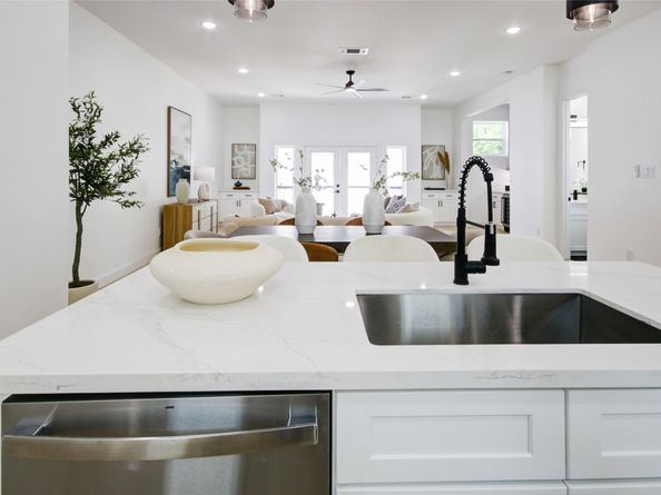 1214 W 24th Street A, Houston TX 77008