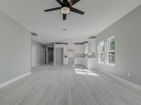 6705 Roanoke St, Houston TX 77028