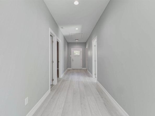 6705 Roanoke St, Houston TX 77028