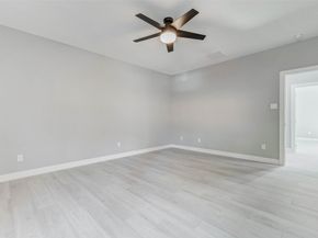 6705 Roanoke St, Houston TX 77028