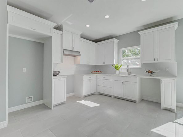 6705 Roanoke St, Houston TX 77028