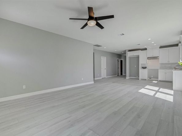 6705 Roanoke St, Houston TX 77028