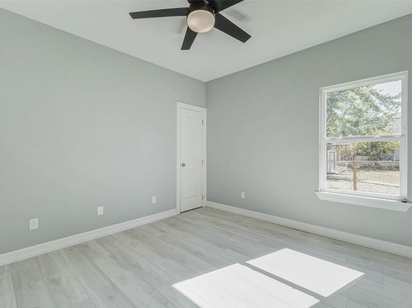 6705 Roanoke St, Houston TX 77028