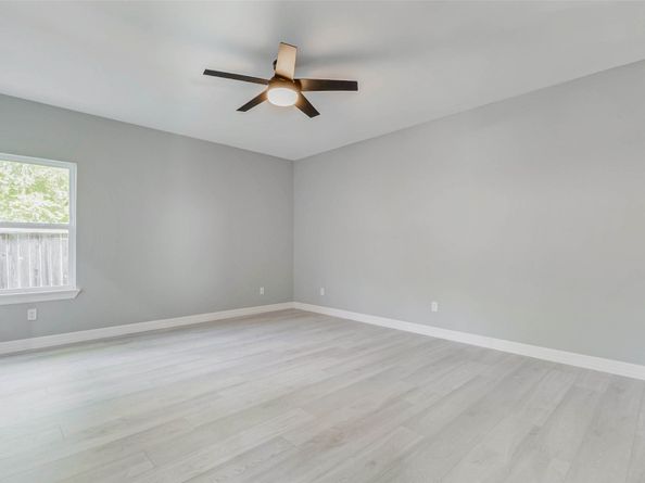 6705 Roanoke St, Houston TX 77028