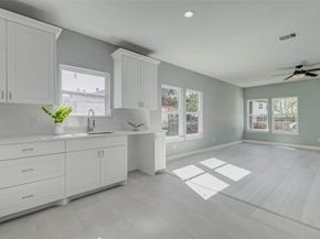 6705 Roanoke St, Houston TX 77028