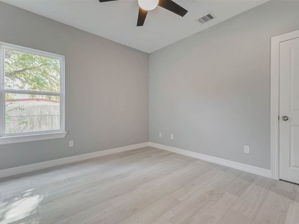 6705 Roanoke St, Houston TX 77028