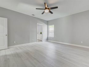 6705 Roanoke St, Houston TX 77028