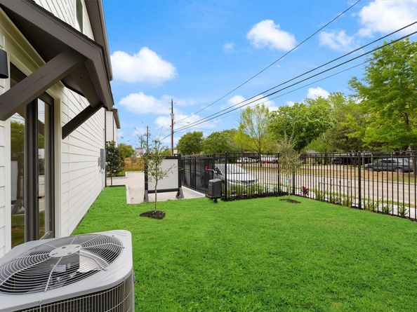 2131 Blalock Road D, Houston TX 77080