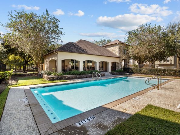 9128 Lakes At 610 Drive, Houston TX 77054