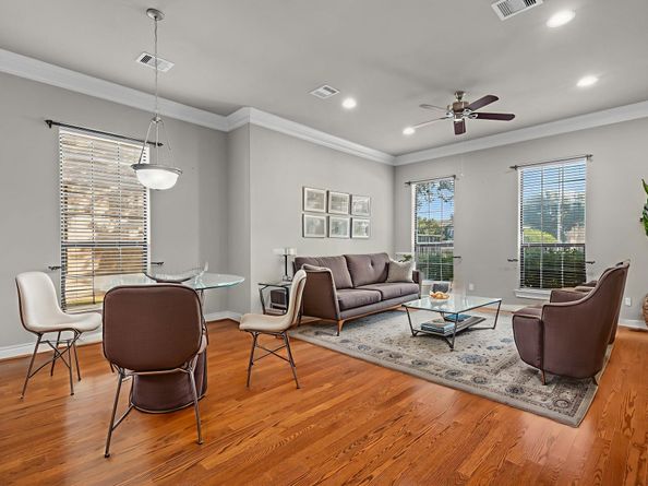 9128 Lakes At 610 Drive, Houston TX 77054