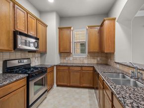 9128 Lakes At 610 Drive, Houston TX 77054